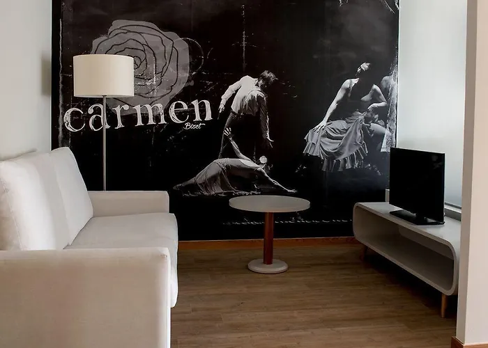 Coliseum فندق 3*