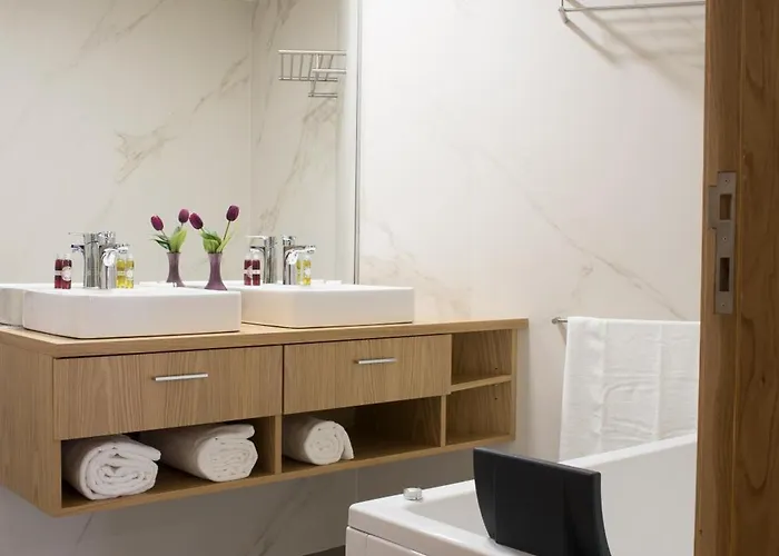 Coliseum فندق 3*