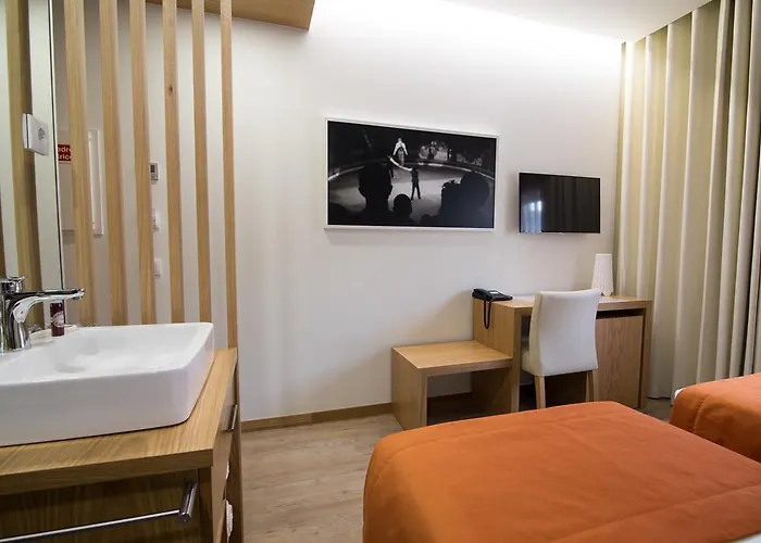 فندق Coliseum 3*