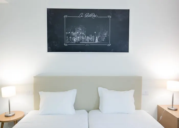 فندق Coliseum 3*