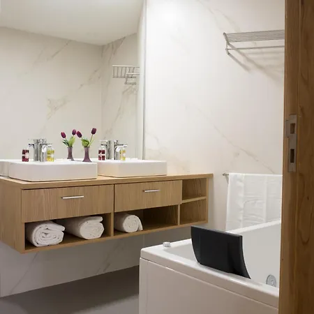 Coliseum Otel 3*