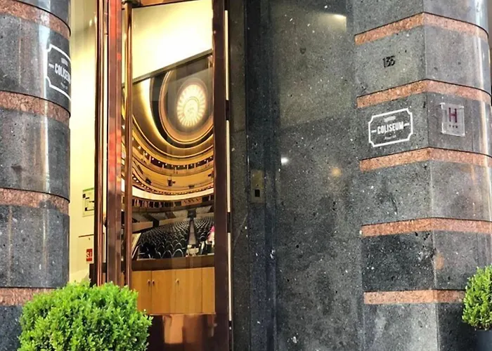 Отель Coliseum 3*